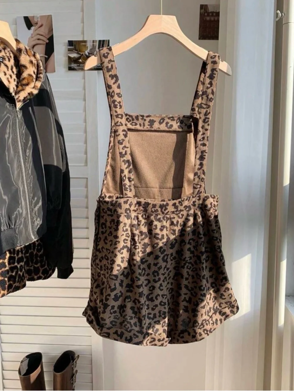 Overal - Picture 2 of 4